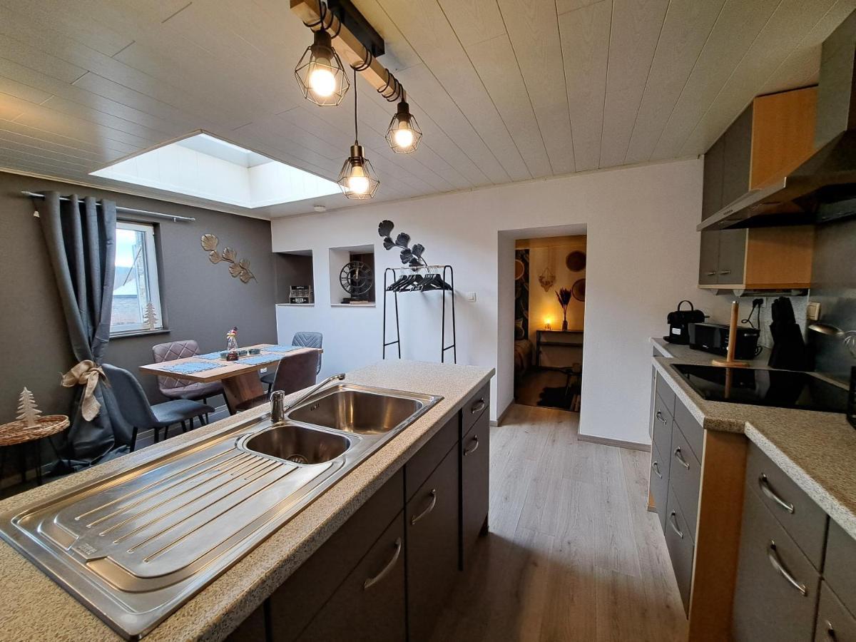 Aux Champs Des Cloches Apartment Houffalize Bagian luar foto