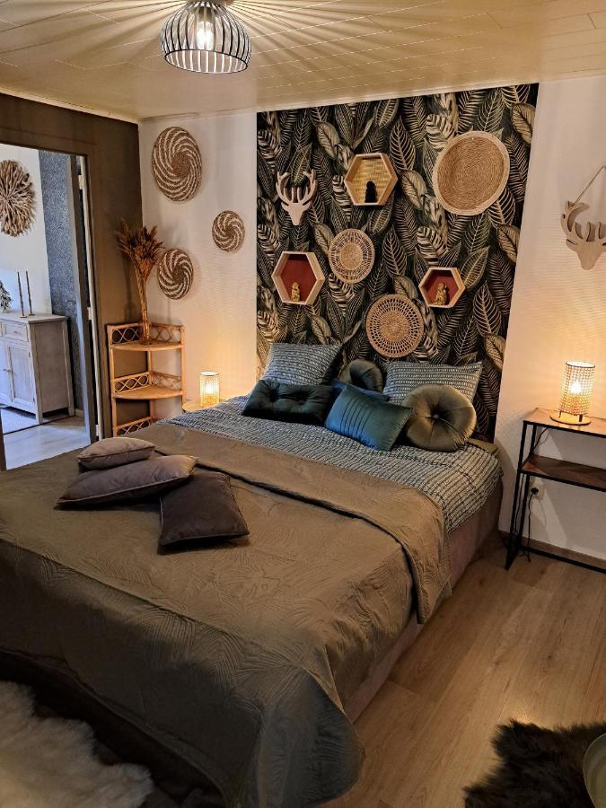 Aux Champs Des Cloches Apartment Houffalize Bagian luar foto